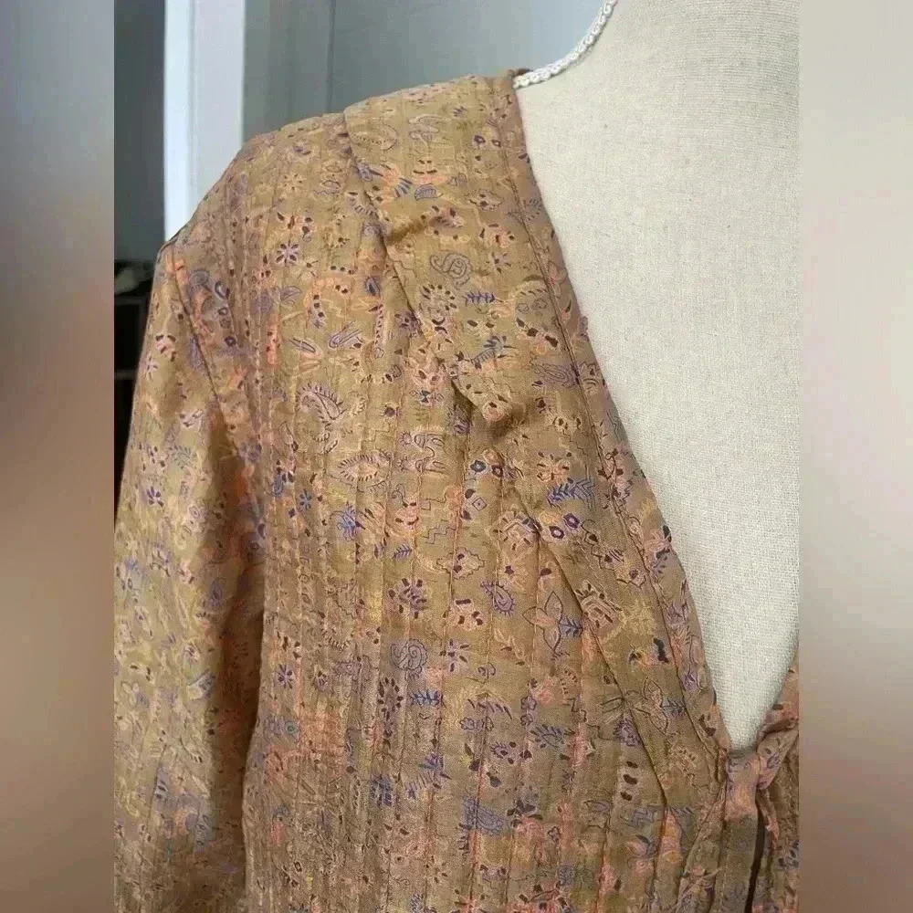 Vintage 100% silk top. Made in India. - Picture 6 of 9